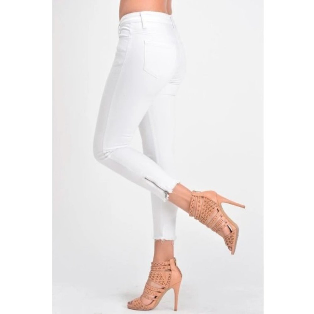 Crisp White Ankle Skinny  *ALL ITEMS ARE NEW, FROM MY CLOSED BOUTIQUE*